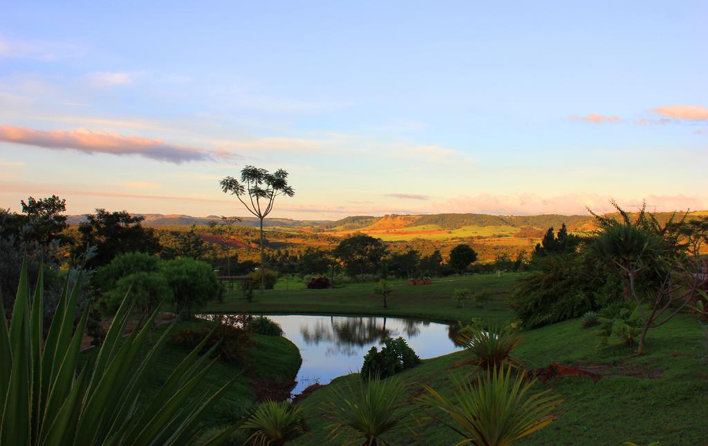 Hotel Boutique Frangipani Brotas Extérieur photo View of the Sunshine Coast hinterland from the resort