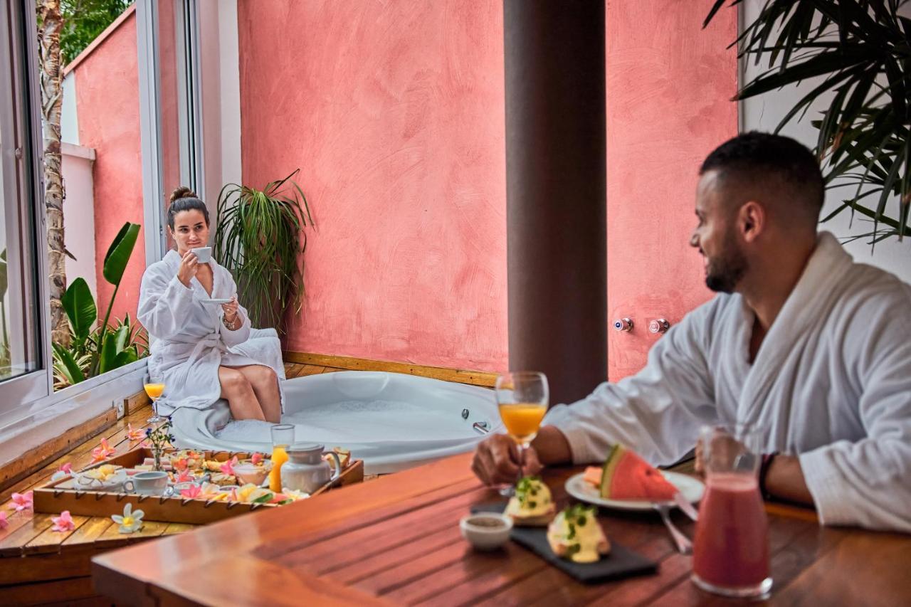 Hotel Boutique Frangipani Brotas Extérieur photo Spa at the Hilton Mauritius Resort